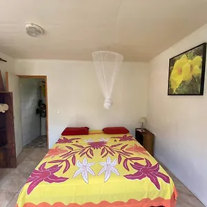 Couette-café Taputea, Te-Fare-Arii